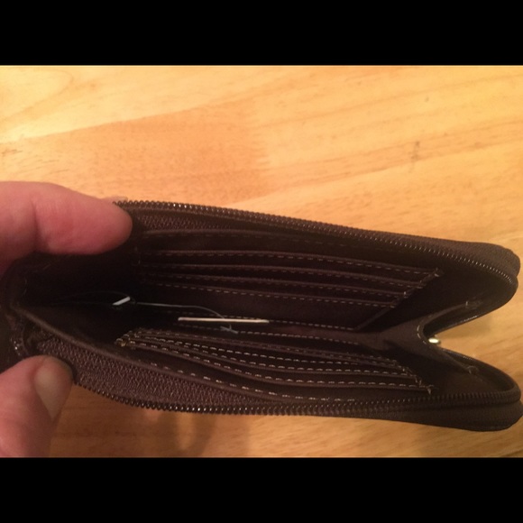 Fossil wristlet - Picture 2 of 2